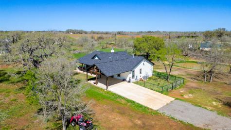 1130 Church Seguin TX 78155