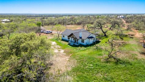 1130 Church Seguin TX 78155