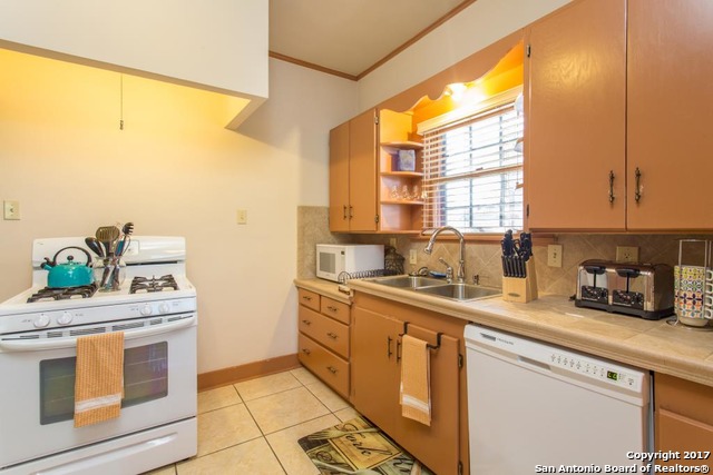 1633 W Kings Highway San Antonio TX 78201