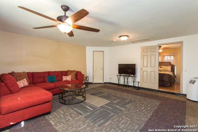 1633 W Kings Highway San Antonio TX 78201