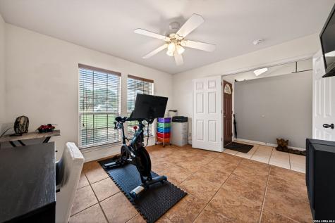 1032 Summit Road Lakehills TX 78063