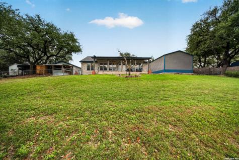 1032 Summit Road Lakehills TX 78063