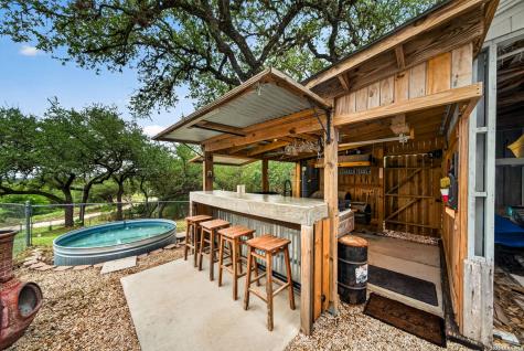 1032 Summit Road Lakehills TX 78063