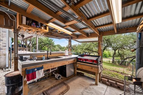 1032 Summit Road Lakehills TX 78063