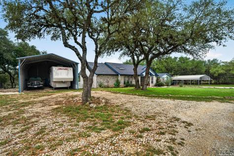1032 Summit Road Lakehills TX 78063