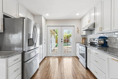 124 Bryn Mawr San Antonio TX 78209