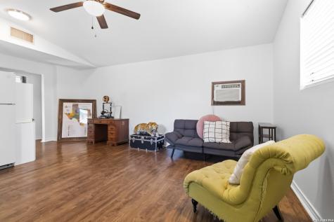 124 Bryn Mawr San Antonio TX 78209