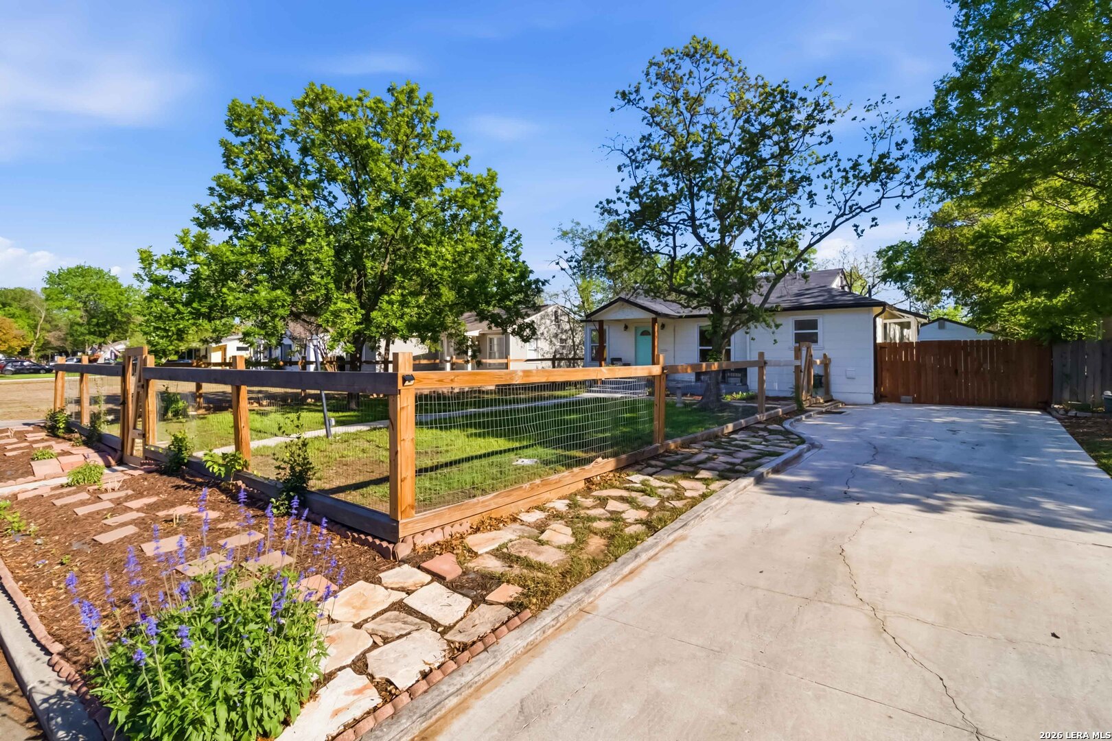 124 Bryn Mawr San Antonio TX 78209