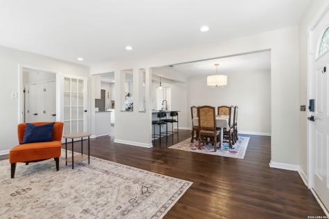 124 Bryn Mawr San Antonio TX 78209