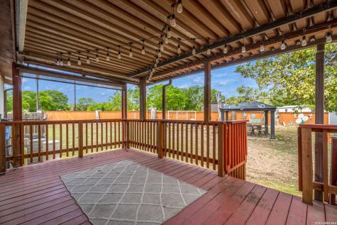 430 Pecan Drive SW Mcqueeney TX 78123