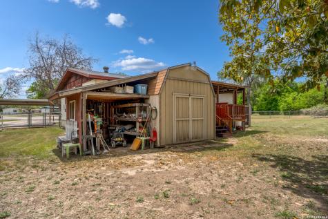 430 Pecan Drive SW Mcqueeney TX 78123