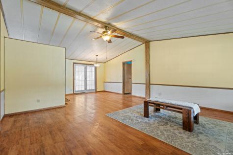 430 Pecan Drive SW Mcqueeney TX 78123