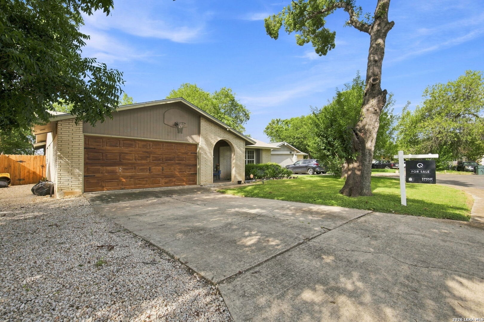 6806 Castlerae San Antonio TX 78239