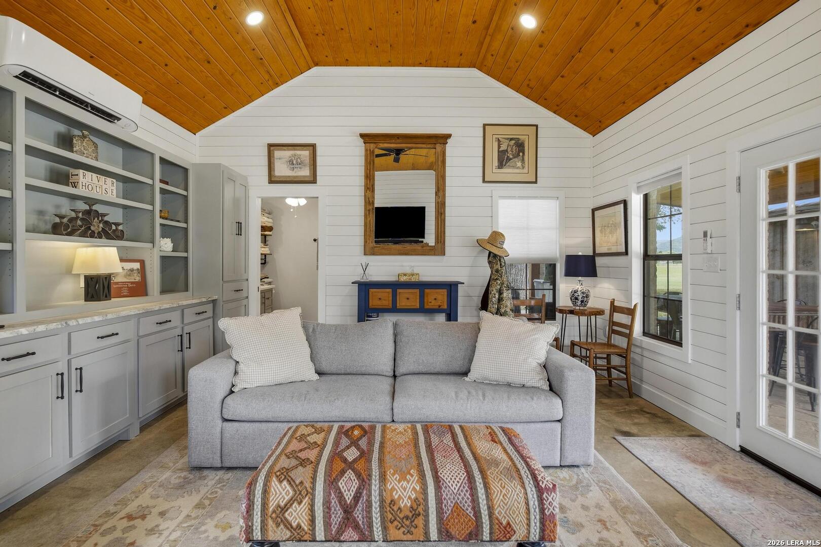 809 Rivertree Road Leakey TX 78873