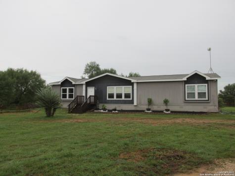 206 County Road 640 Hondo TX 78861