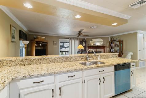 1588 Westview Court Canyon Lake TX 78133