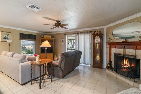 1588 Westview Court Canyon Lake TX 78133