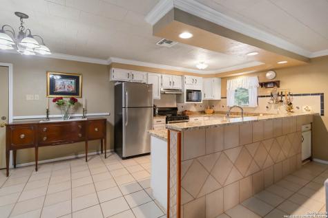 1588 Westview Court Canyon Lake TX 78133
