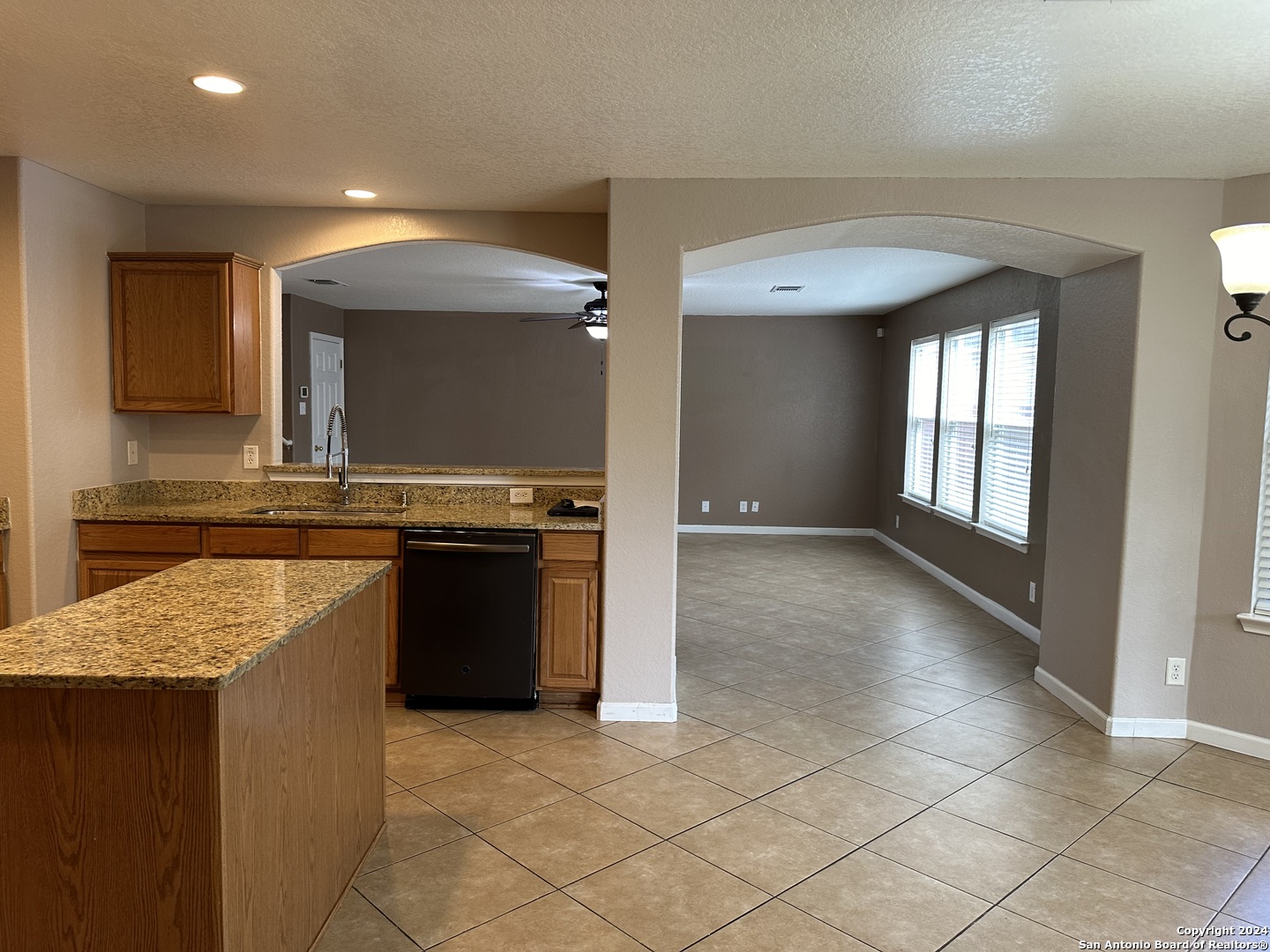 225 Woodstone Loop Cibolo TX 78108