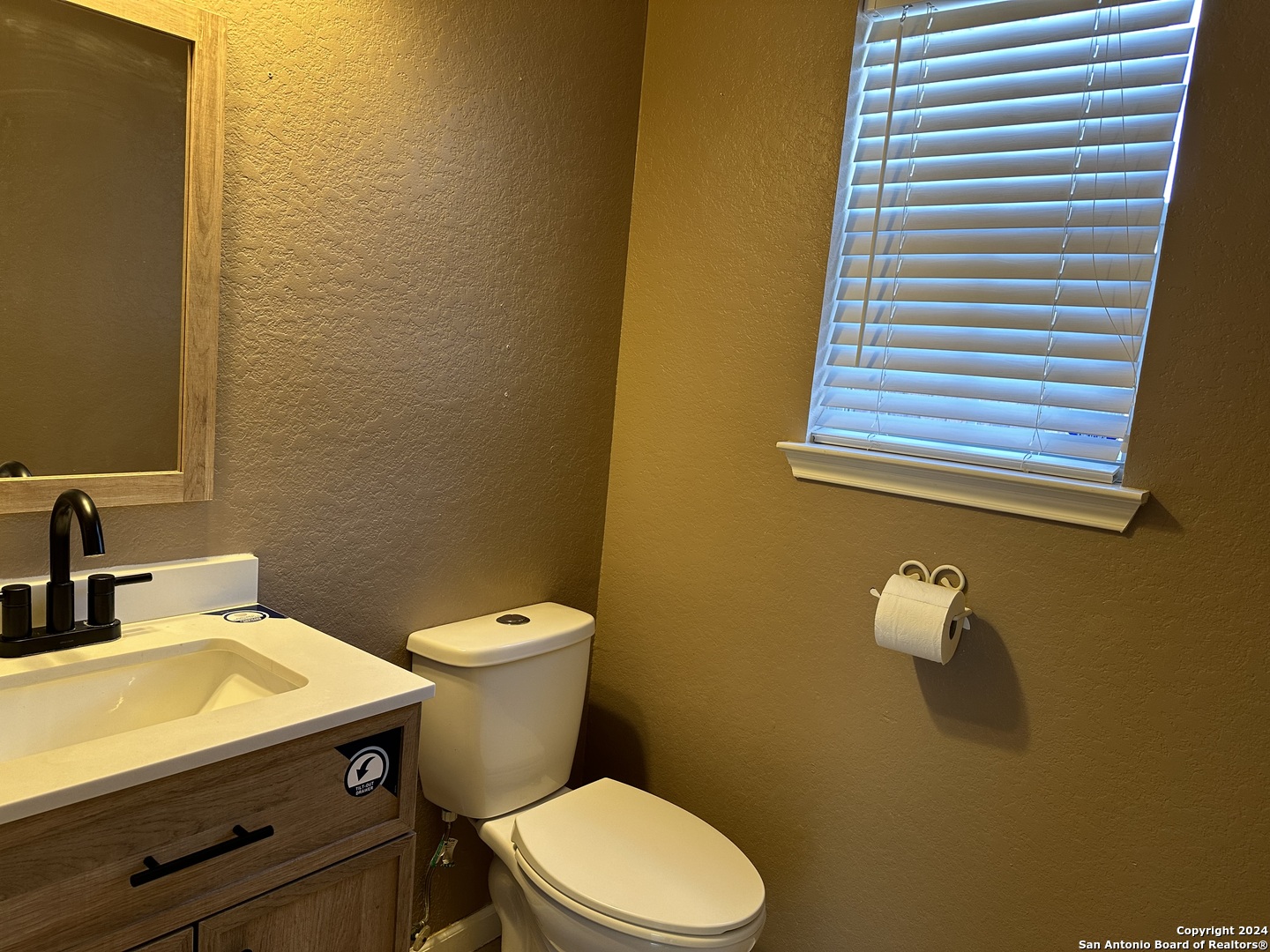 225 Woodstone Loop Cibolo TX 78108
