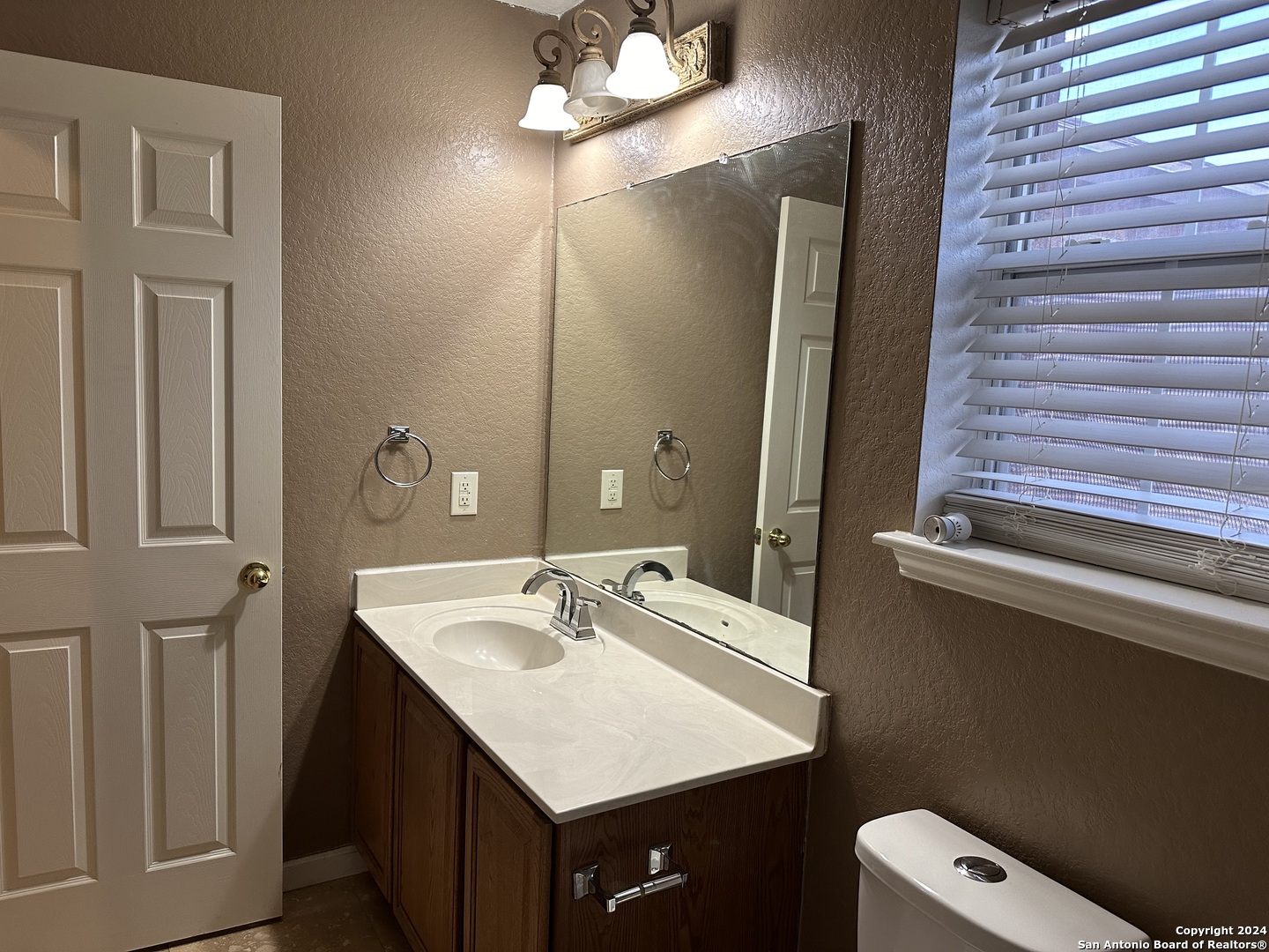 225 Woodstone Loop Cibolo TX 78108