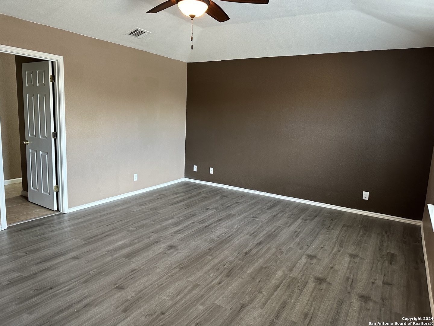 225 Woodstone Loop Cibolo TX 78108