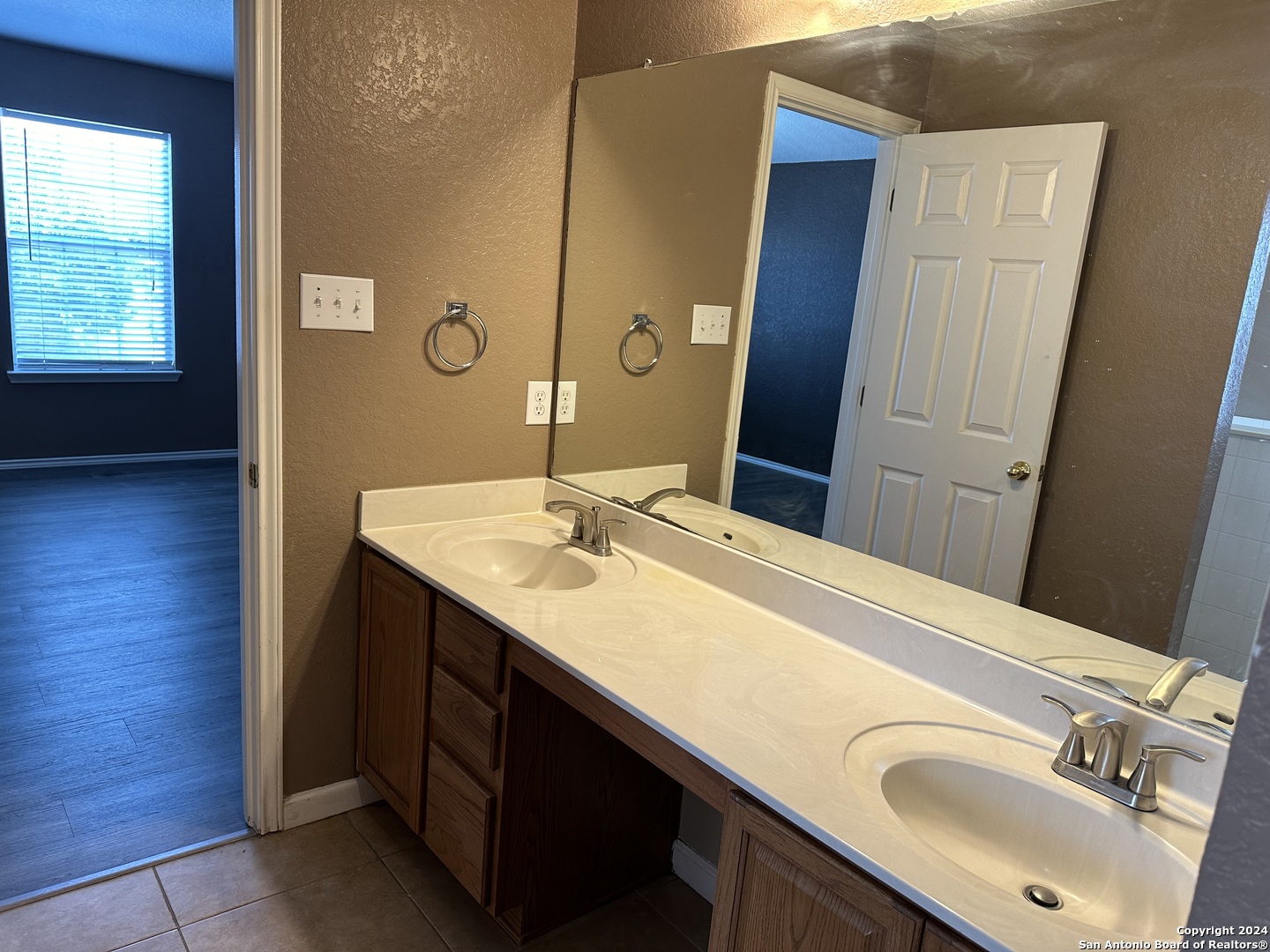 225 Woodstone Loop Cibolo TX 78108