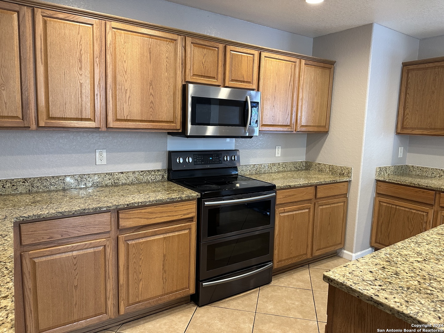 225 Woodstone Loop Cibolo TX 78108