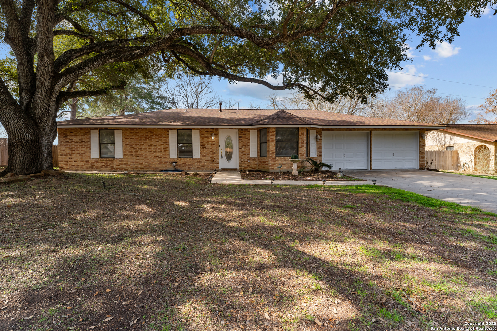 214 Indian Pink Drive Floresville TX 78114