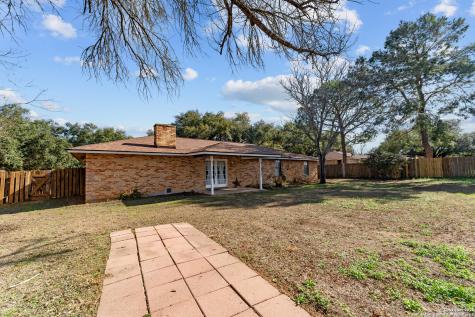 214 Indian Pink Drive Floresville TX 78114