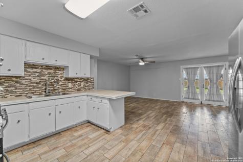 214 Indian Pink Drive Floresville TX 78114