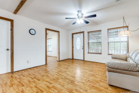 515 County Road 3821 San Antonio TX 78253