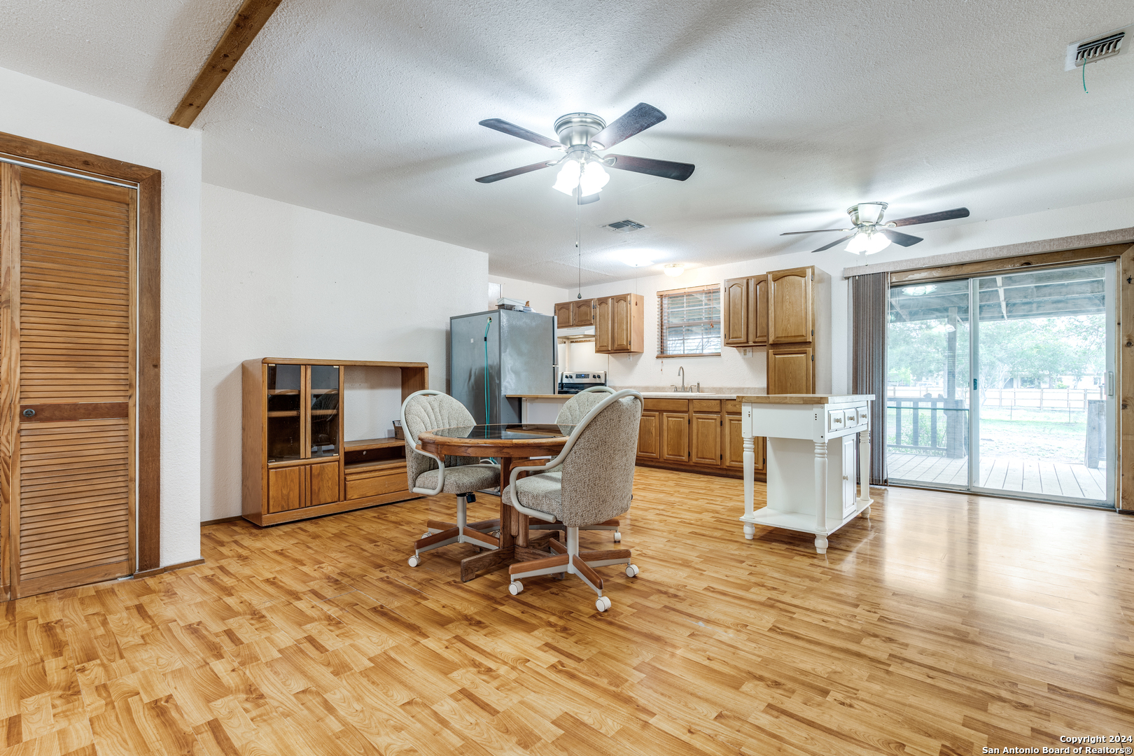 515 County Road 3821 San Antonio TX 78253