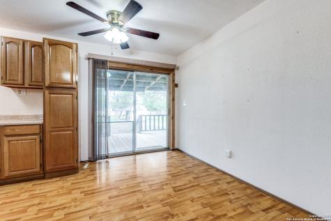 515 County Road 3821 San Antonio TX 78253