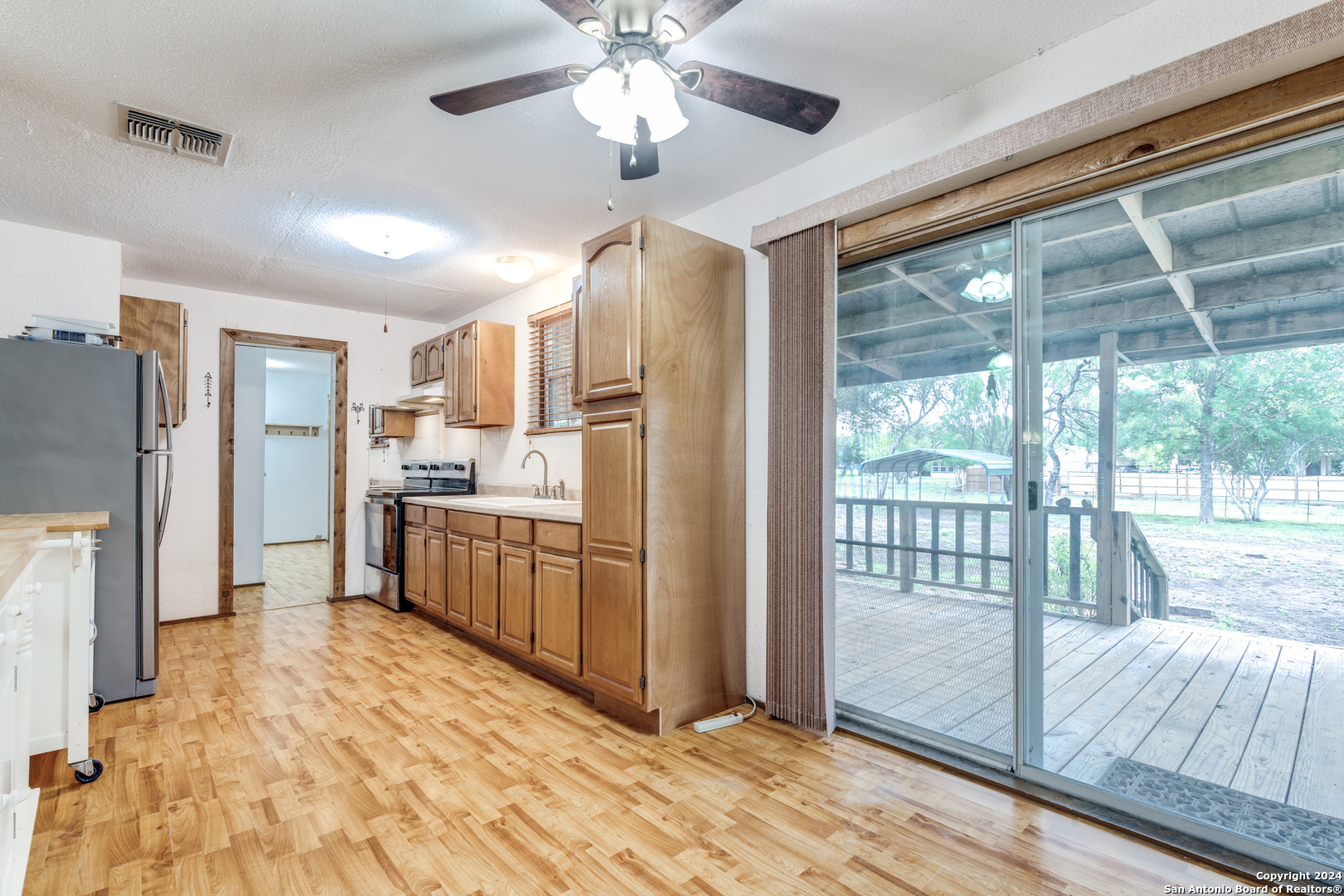 515 County Road 3821 San Antonio TX 78253