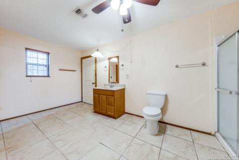 515 County Road 3821 San Antonio TX 78253