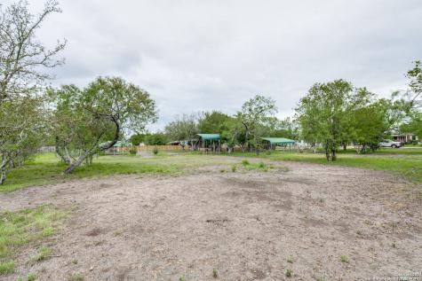 515 County Road 3821 San Antonio TX 78253