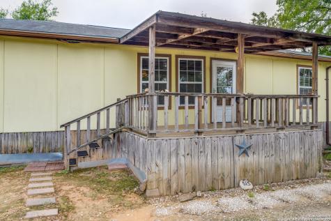 515 County Road 3821 San Antonio TX 78253