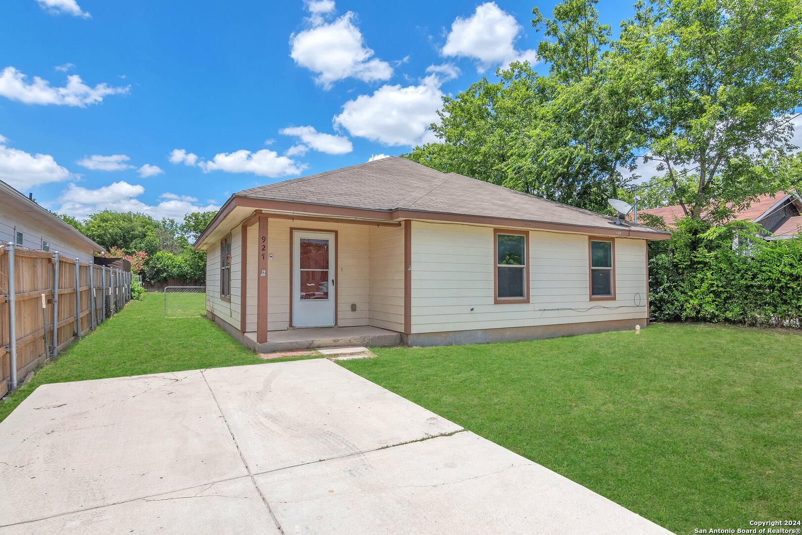 927 Kendalia Avenue San Antonio TX 78221