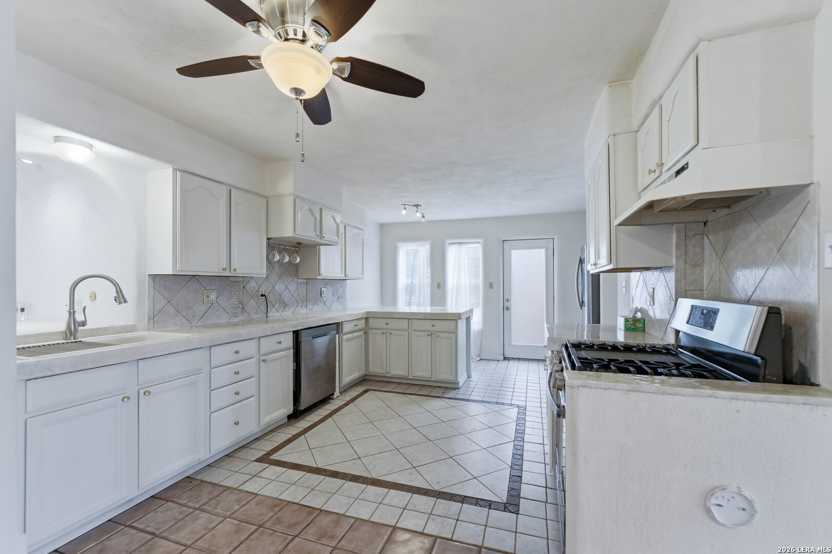 1221 Encino Drive Pleasanton TX 78064