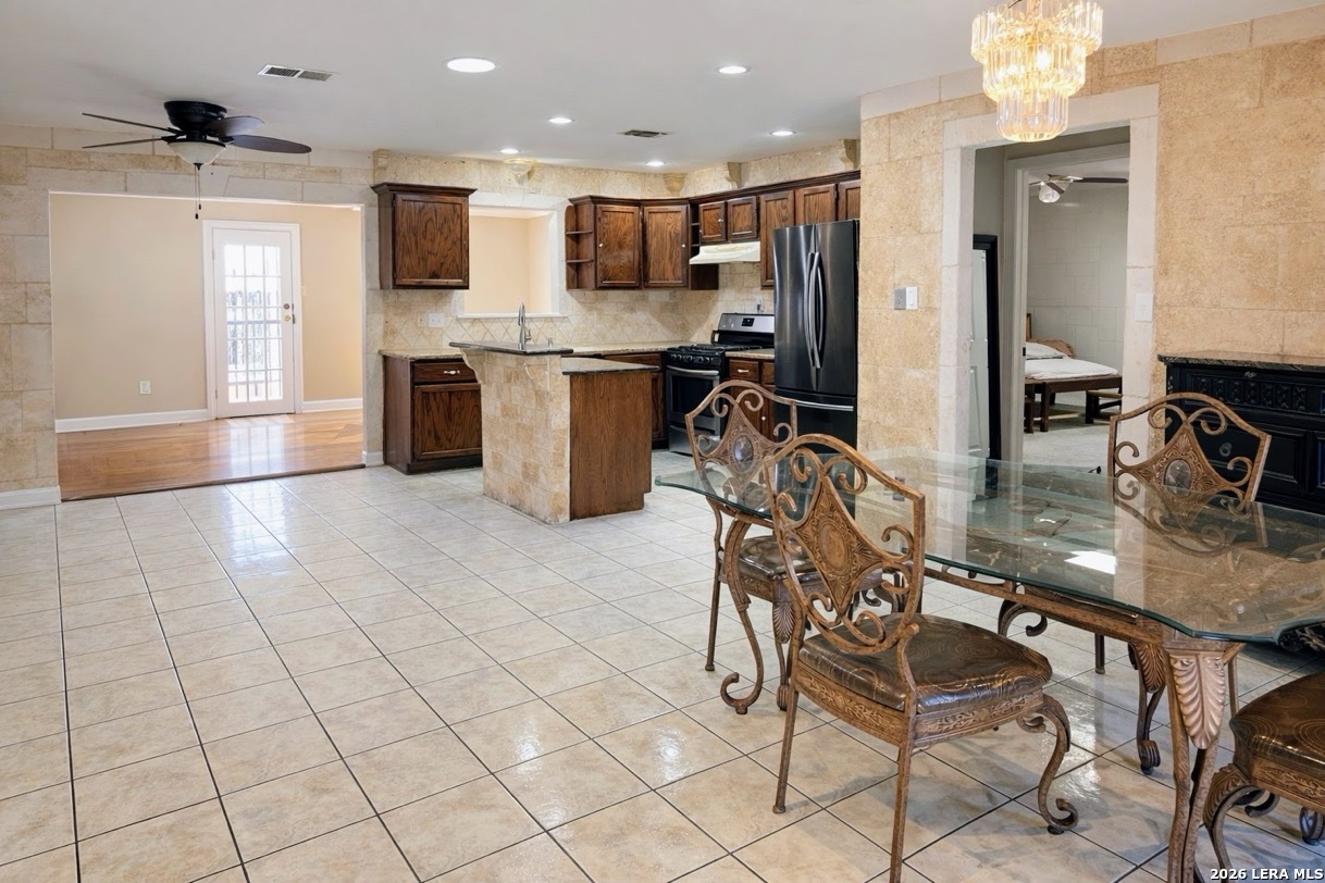 9334 Cliff Way Street San Antonio TX 78250