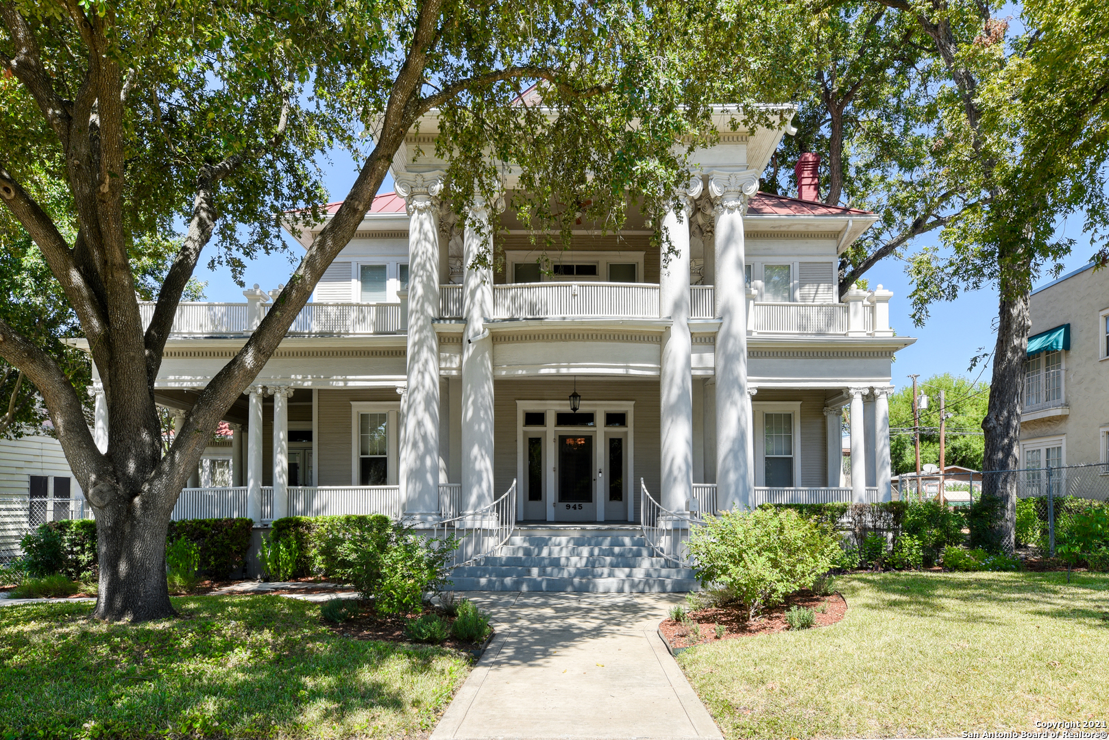 945 W Huisache Avenue San Antonio TX 78201