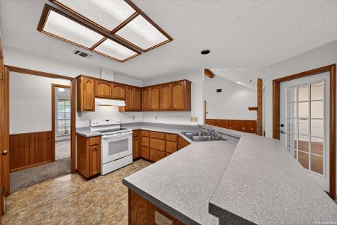418 County Road 574 Castroville TX 78009