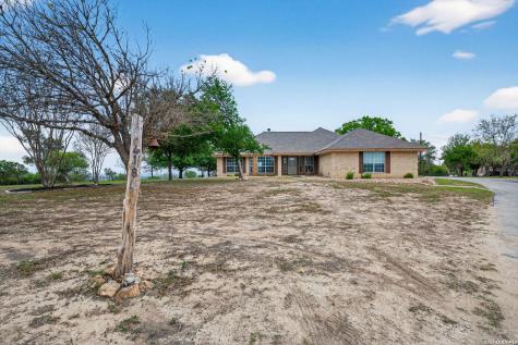 418 County Road 574 Castroville TX 78009