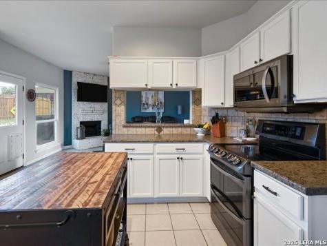 9049 Sarasota Woods San Antonio TX 78250