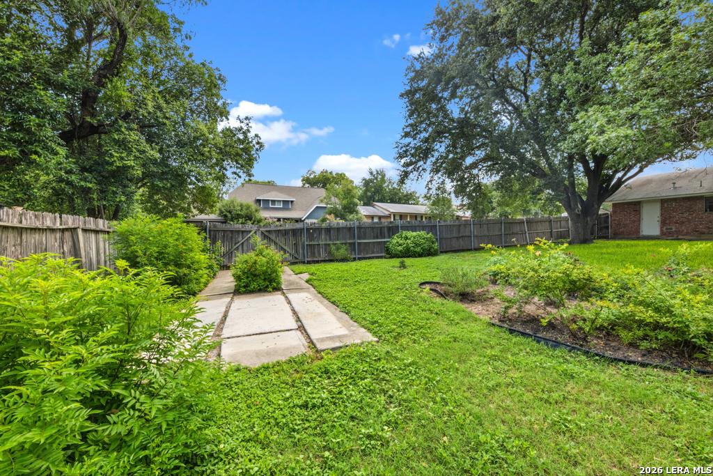 5827 Grass Hill Drive Leon Valley TX 78238