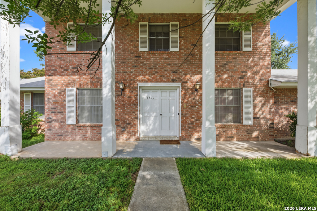5827 Grass Hill Drive Leon Valley TX 78238