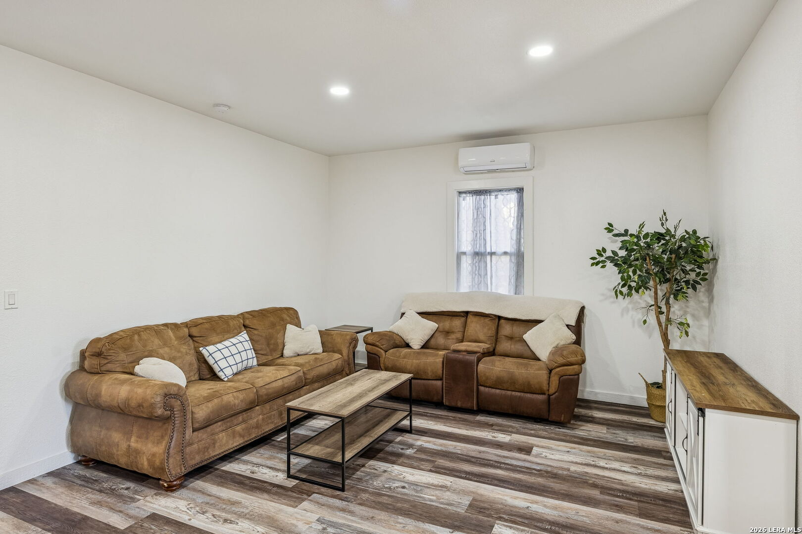 562 Kendalia Avenue San Antonio TX 78221