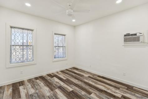 562 Kendalia Avenue San Antonio TX 78221