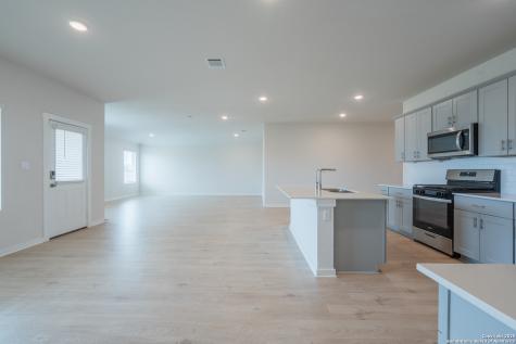 125 Nicks Cove Lockhart TX 78644